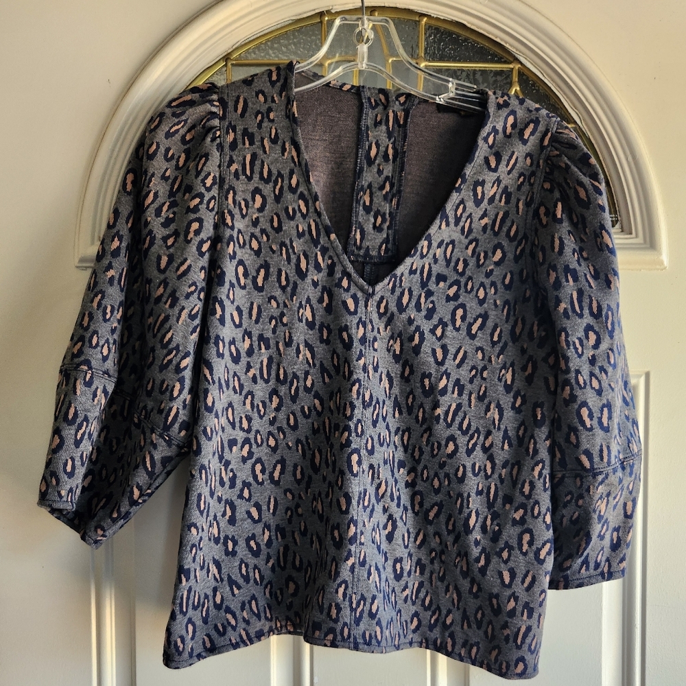 Current Air Anthropologie Structured Leopard Top 3/4 Sleeves Vneck Grey Beige XS